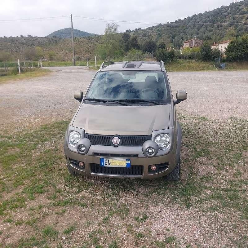 Usata Fiat Panda 4x4 69 CV (50 kW) 2010 Utilitaria