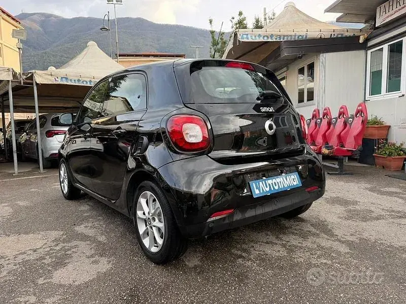 Usata Smart ForFour Prime 71 CV (52 kW) 2017 Nero Utilitaria