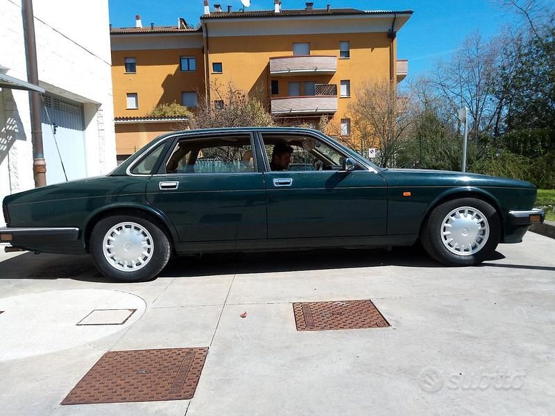 Usata Jaguar XJ6 240 CV (176 kW) 1992 Verde Berlina