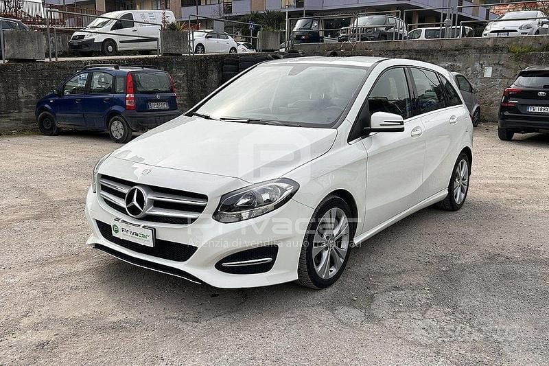 Usata Mercedes B200 136 CV (100 kW) 2015 Bianco Monovolume