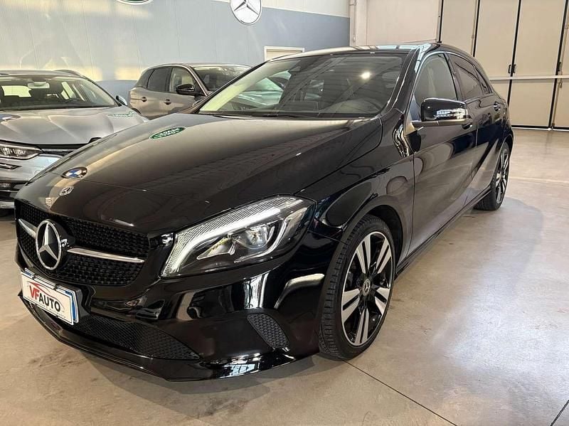 Nero Usata 2018 Mercedes A180 Premium Tre volumi | 18.500 € (Ottimo prezzo) - Immagine 1/4