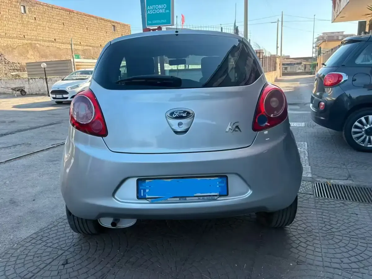 Usata Ford Ka Titanium 69 CV (50 kW) 2014 Argento Berlina