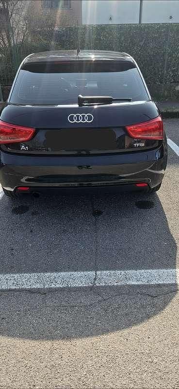 Usata Audi A1 Attraction 86 CV (63 kW) 2011 Nero Utilitaria