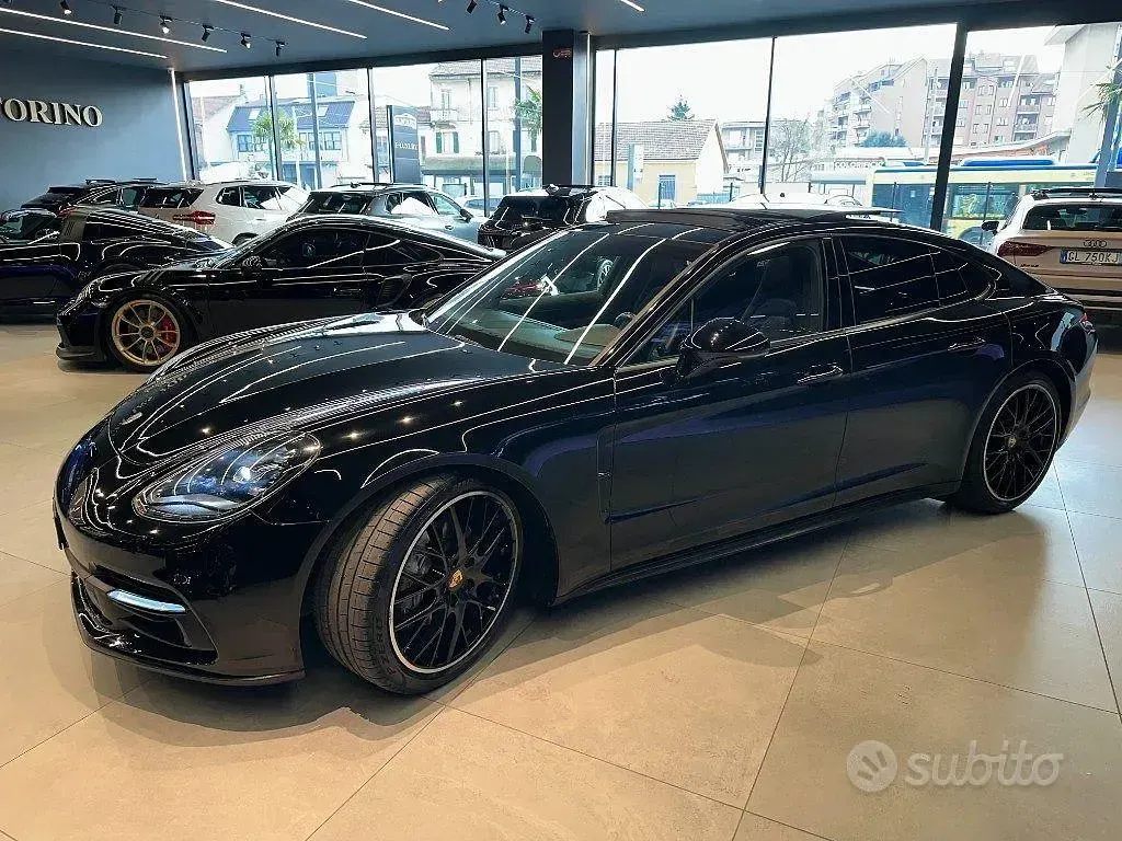 Usata Porsche Panamera 330 CV (242 kW) 2018 Nero metallizzato Utilitaria