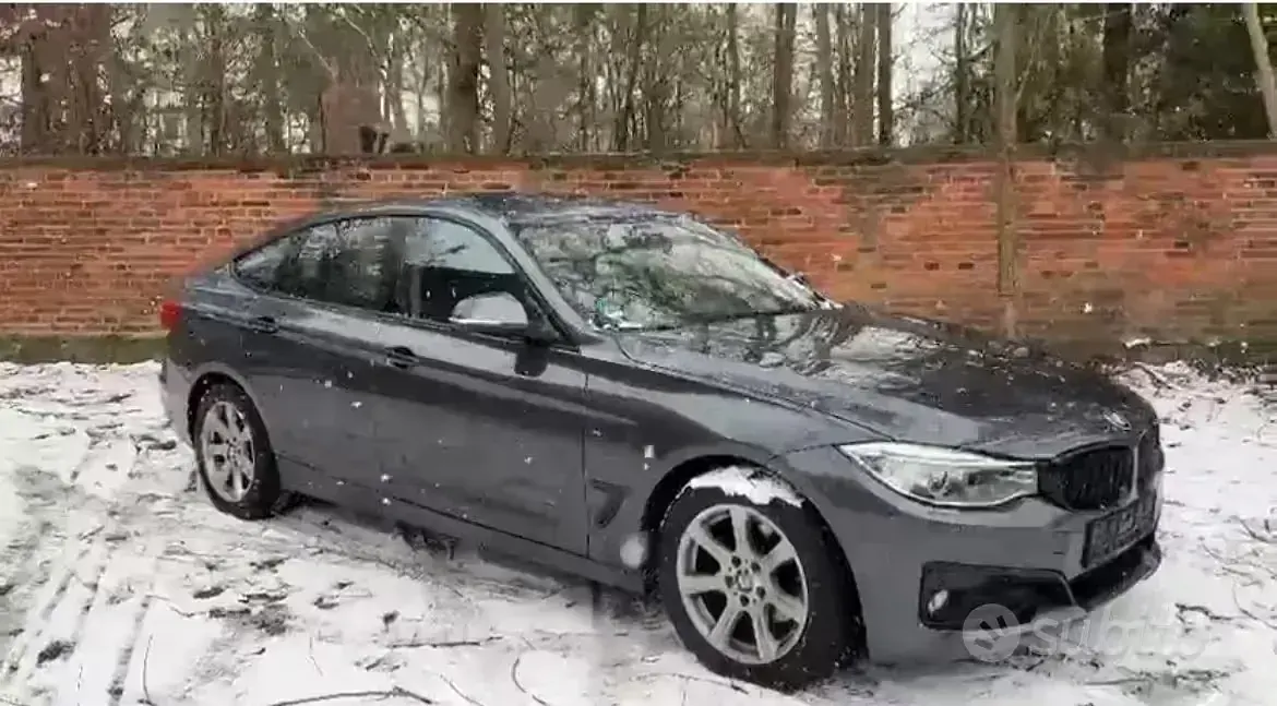 Usata BMW 318 Sport Line 150 CV (110 kW) 2026 Grigio Berlina