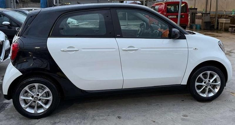 Usata Smart ForFour Passion 90 CV (66 kW) 2016 Bianco Utilitaria