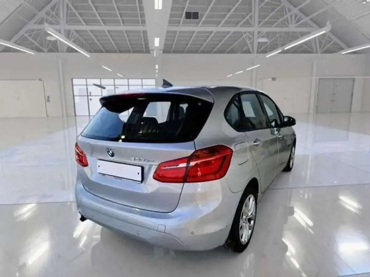 Usata BMW 225 Active Tourer iPerformance 136 CV (100 kW) 2020 Argento Monovolume