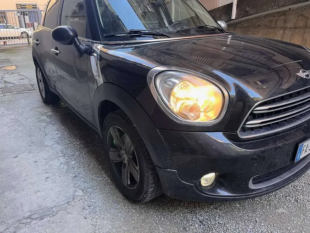 Usata Mini Countryman Business 90 CV (66 kW) 2015 Nero SUV