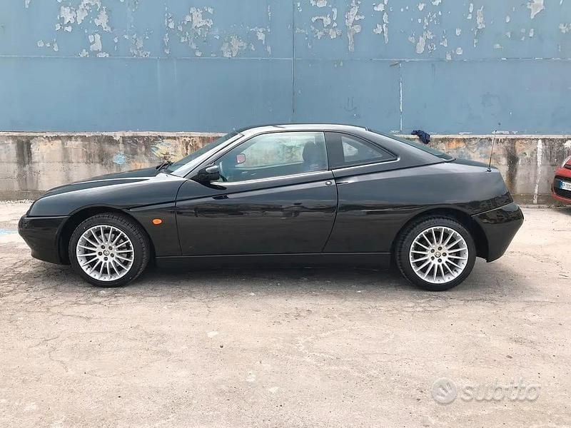 Usata Alfa Romeo GTV 150 CV (110 kW) 1997 Nero Coupé