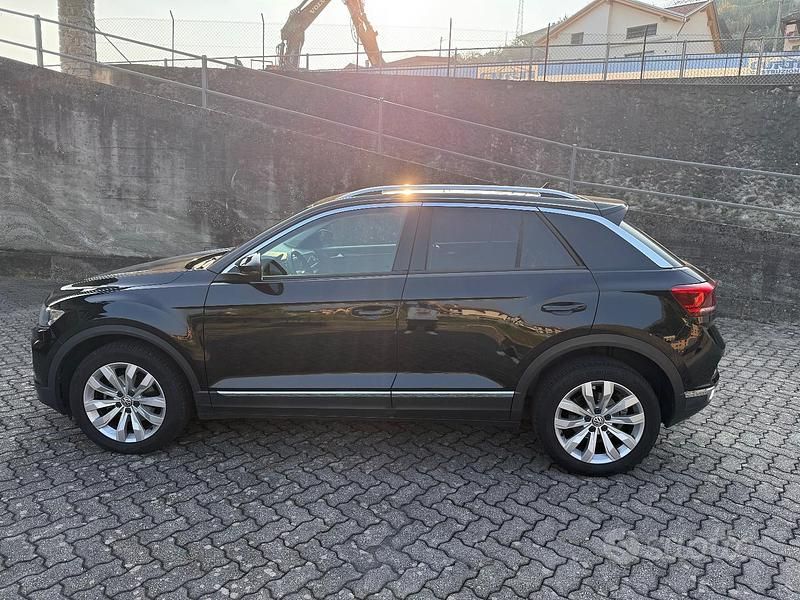Usata VW T-Roc 116 CV (85 kW) 2019 Nero SUV