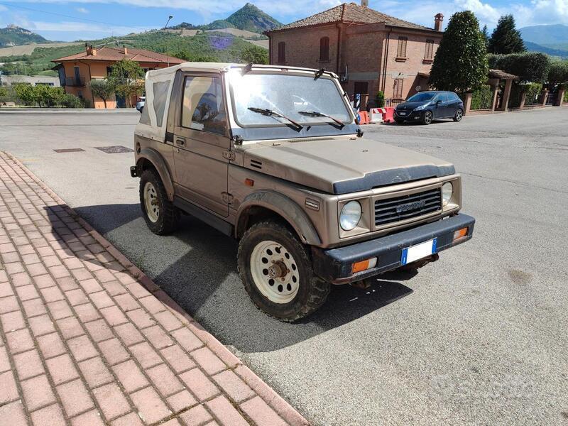 Usato 1988 Suzuki Samurai Benzin (3.750 €)