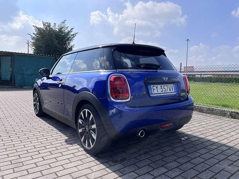 Usata Mini Cooper D Hype 116 CV (85 kW) 2019 Blu/azzurro Utilitaria