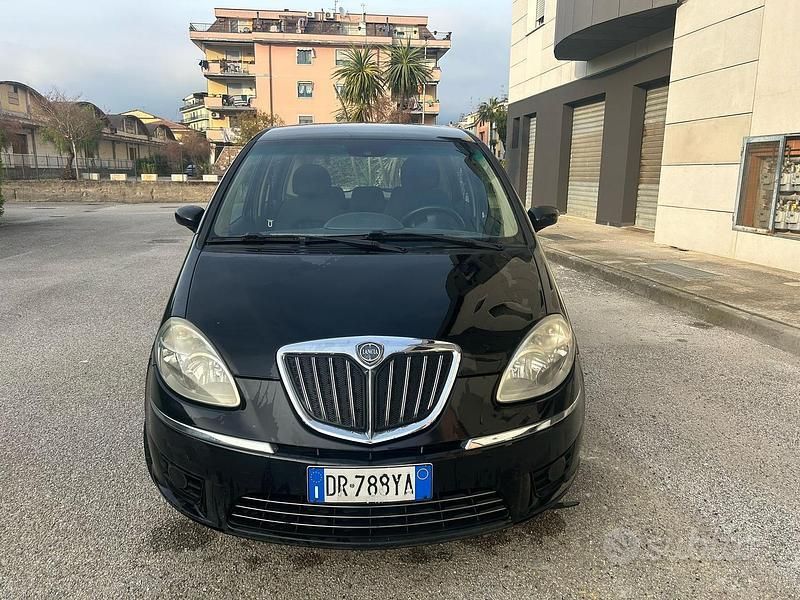 Usata Lancia Musa 77 CV (56 kW) 2008 Nero Monovolume