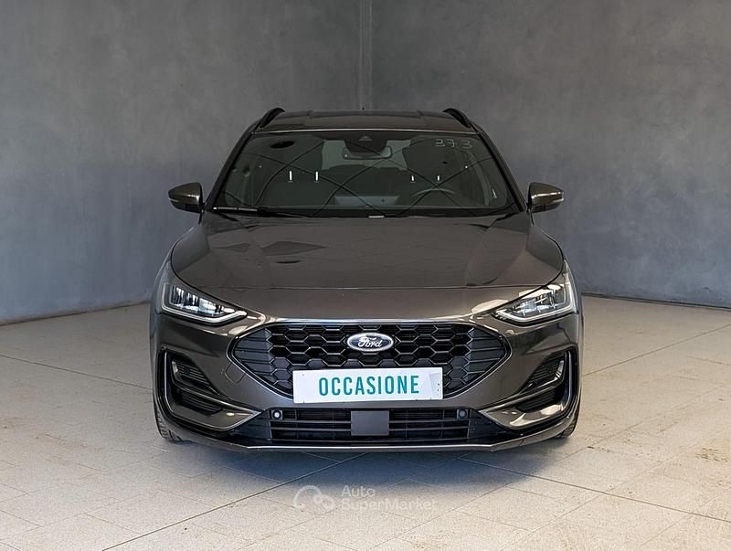 Begagnad Ford Focus ST-Line 158 HK (116 kW) 2023 Grå Kombi