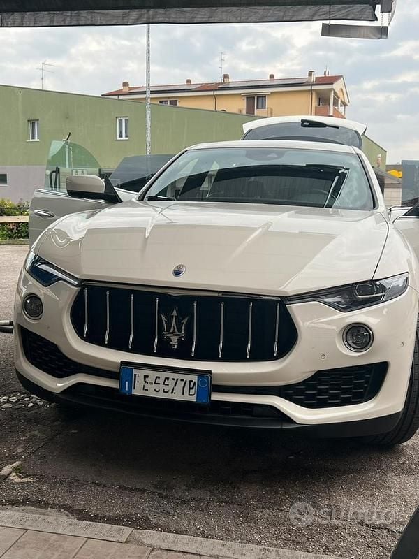 Usata Maserati Levante GranLusso 250 CV (183 kW) 2019 Bianco SUV