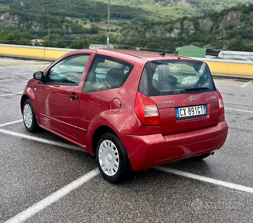 Usata Citroën C2 60 CV (44 kW) 2005 Rosso Utilitaria