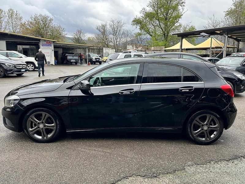 Usata Mercedes A180 110 CV (80 kW) 2013 Nero Berlina