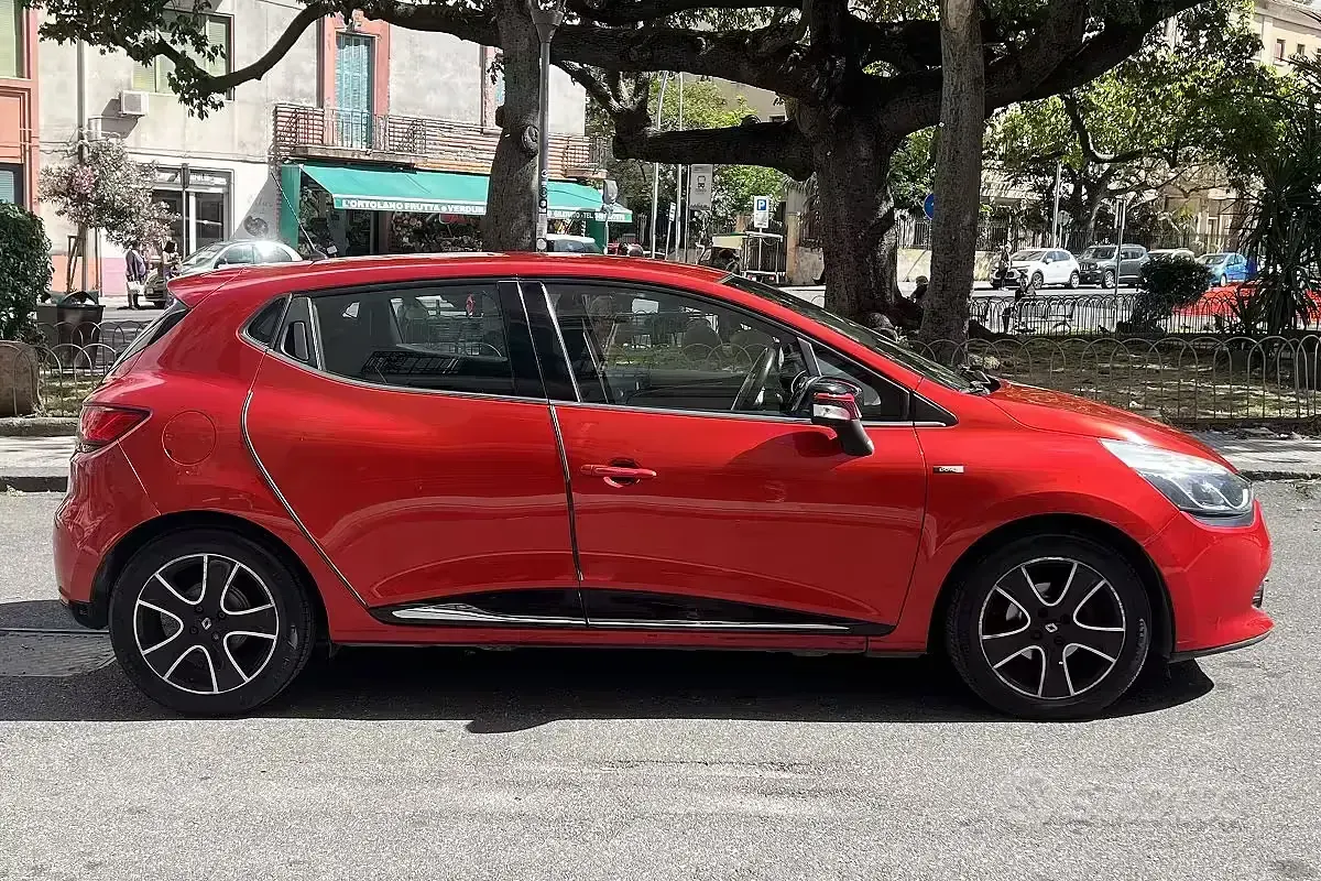 Usata Renault Clio IV 75 CV (55 kW) 2015 Rosso Utilitaria