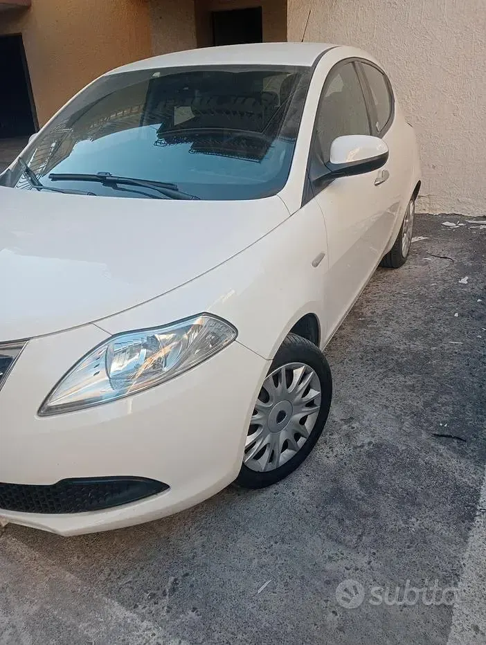 Usata Lancia Ypsilon 69 CV (50 kW) 2013 Utilitaria