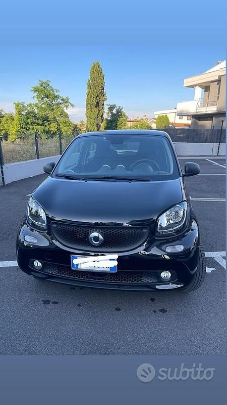 Usata Smart ForFour 61 CV (44 kW) 2018 Nero Utilitaria