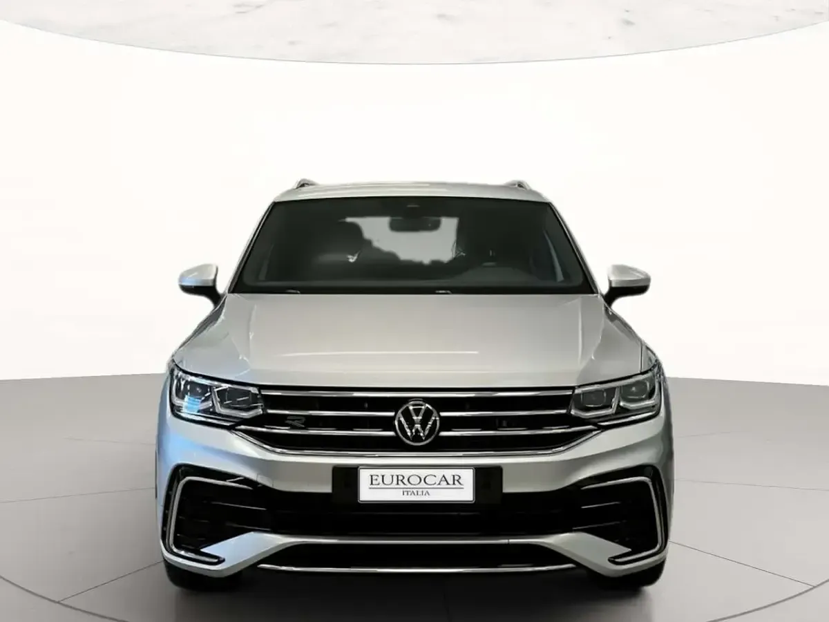 Usata VW Tiguan R-line 150 CV (110 kW) 2022 Reflex silver metallizzato SUV