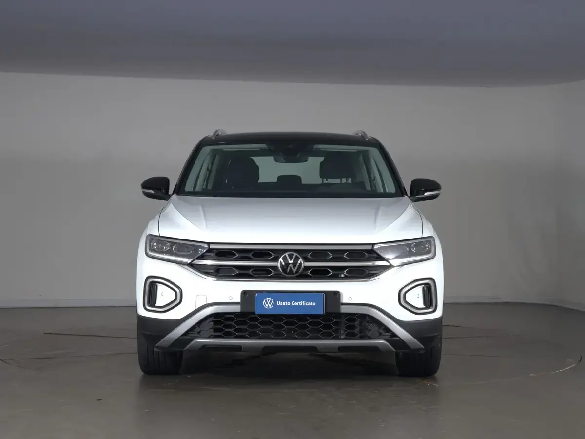 Usata VW T-Roc Style 110 CV (80 kW) 2023 Pure white nero SUV
