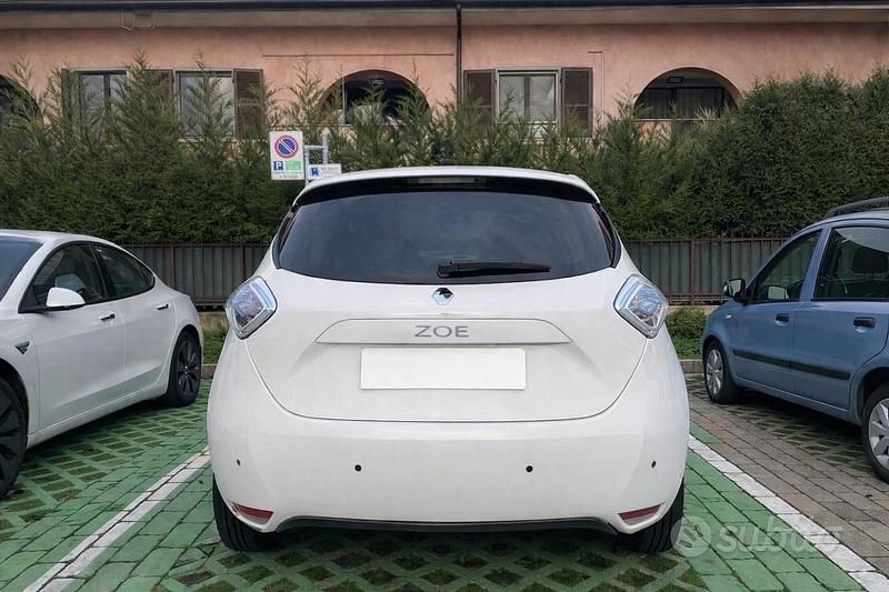 Usata Renault Zoe Life 22 kW (30 CV) 2013 Bianco Utilitaria