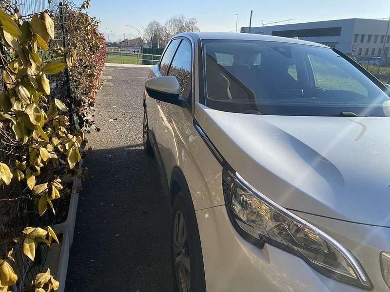 Bianco Usata 2019 Peugeot 3008 Active SUV | 10.800 € (Super prezzo) - Immagine 1/4