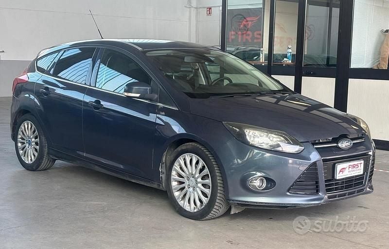 Usata Ford Focus Titanium 115 CV (84 kW) 2012 Blu Utilitaria