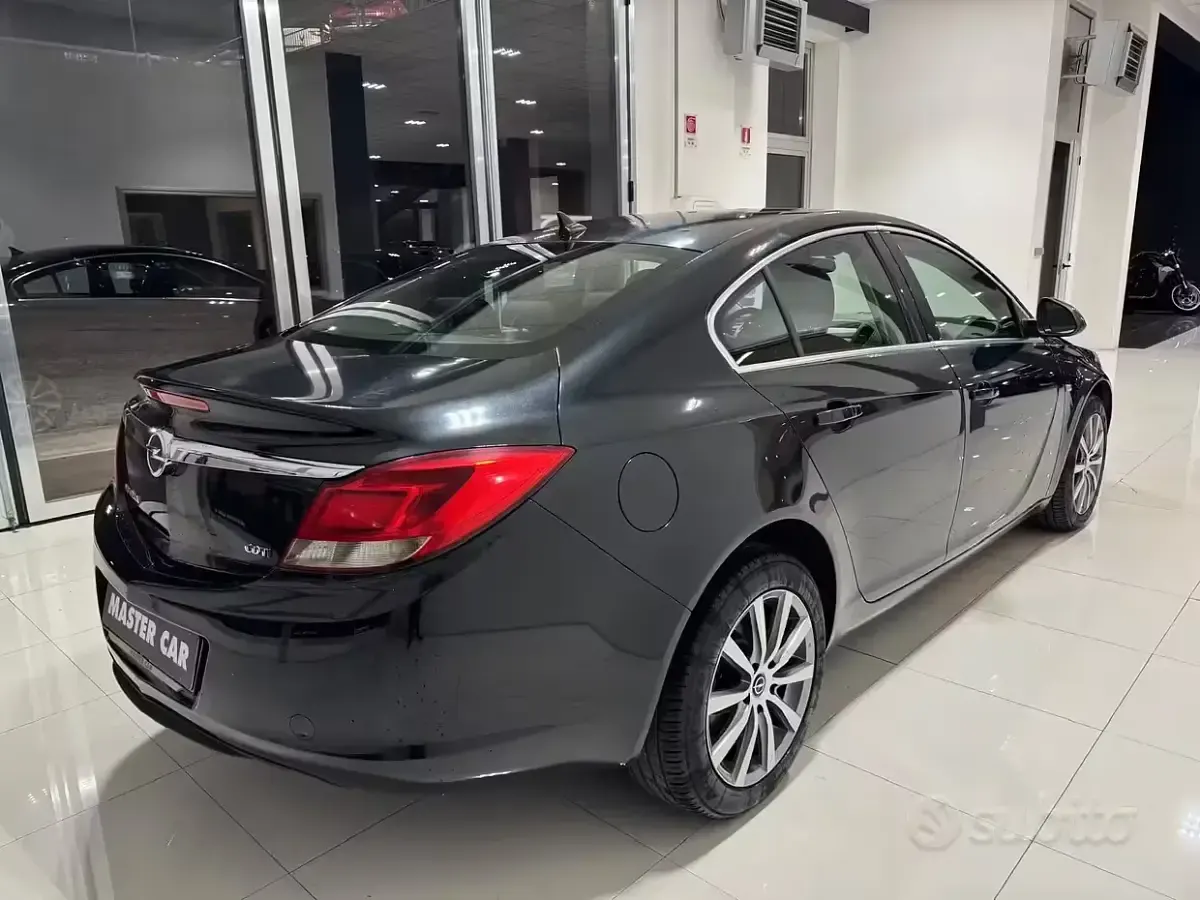 Occasion Opel Insignia 131 ch (96 kW) 2012 Noir Berline