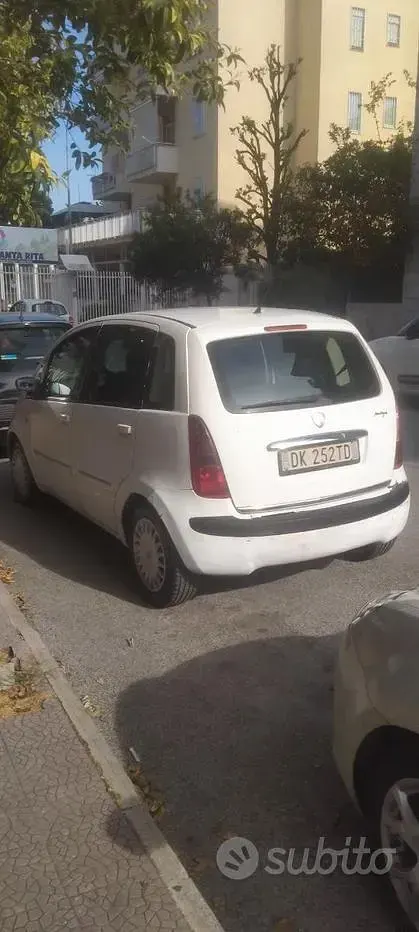 Usata Lancia Musa 90 CV (66 kW) 2007 Bianco Monovolume
