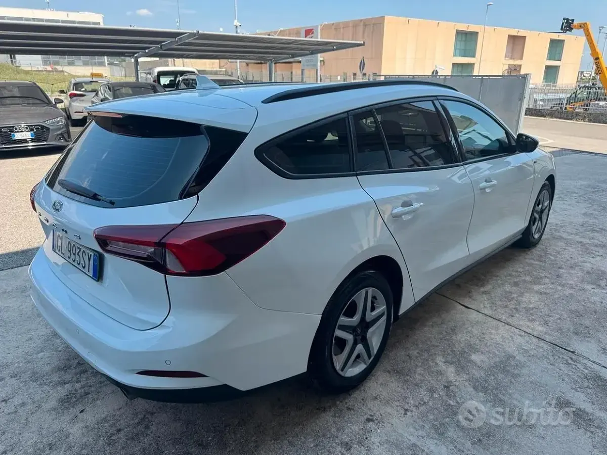 Usata Ford Focus ST 120 CV (88 kW) 2022 Bianco Station wagon