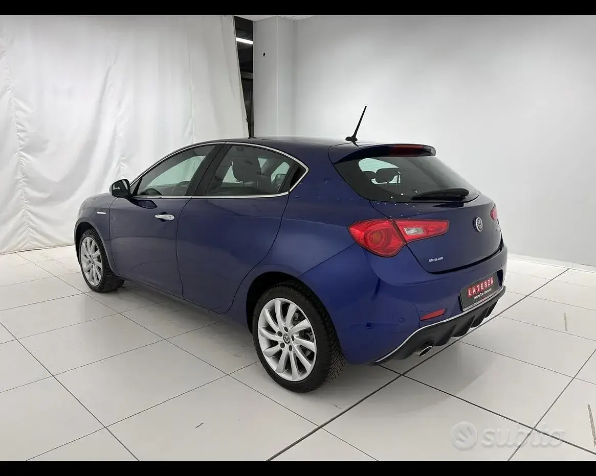 Usata Alfa Romeo Giulietta Ti 120 CV (88 kW) 2020 Blu Utilitaria