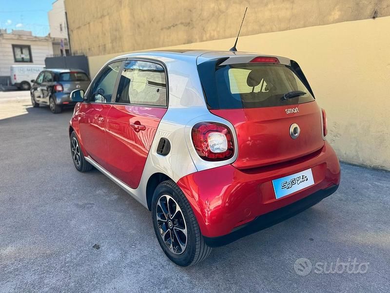 Usata Smart ForFour Prime 90 CV (66 kW) 2019 Rosso Utilitaria