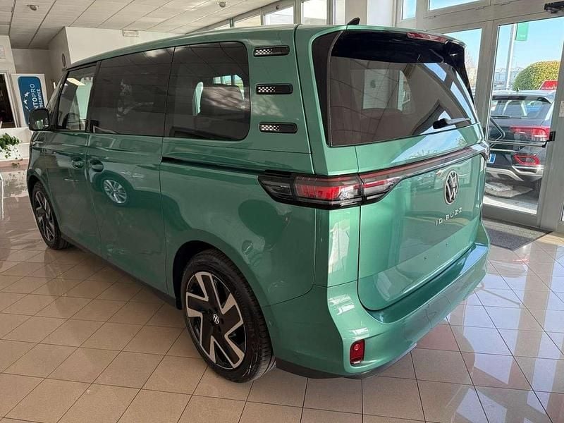 Nuova VW ID. Buzz Pro 88 kW (121 CV) 2025 Verde Monovolume