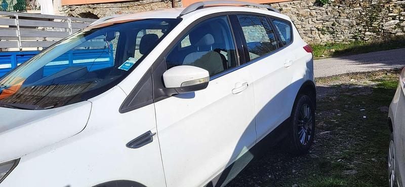 Usata Ford Kuga 140 CV (102 kW) 2014 Bianco SUV