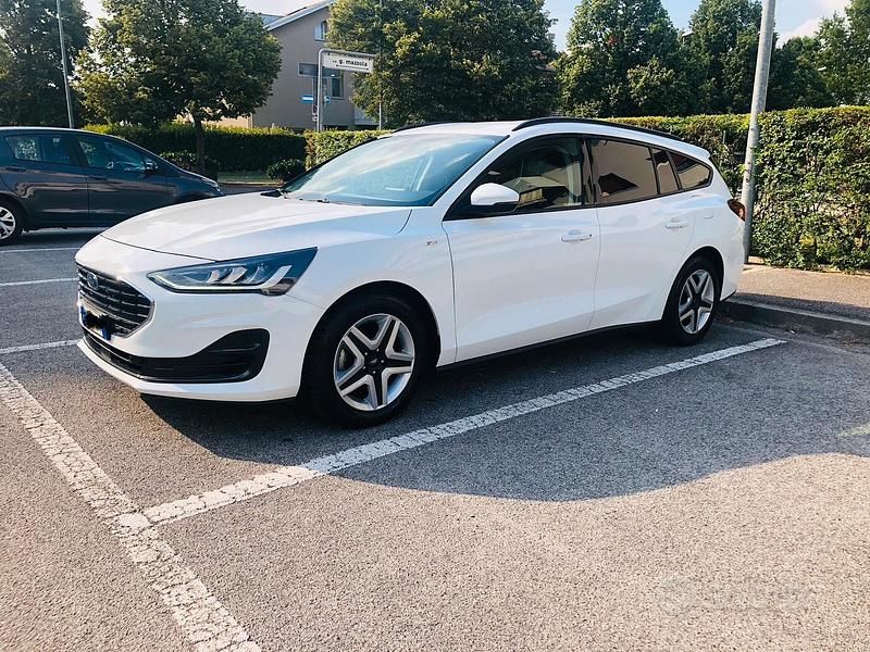 Usata Ford Focus 120 CV (88 kW) 2022 Bianco Station wagon