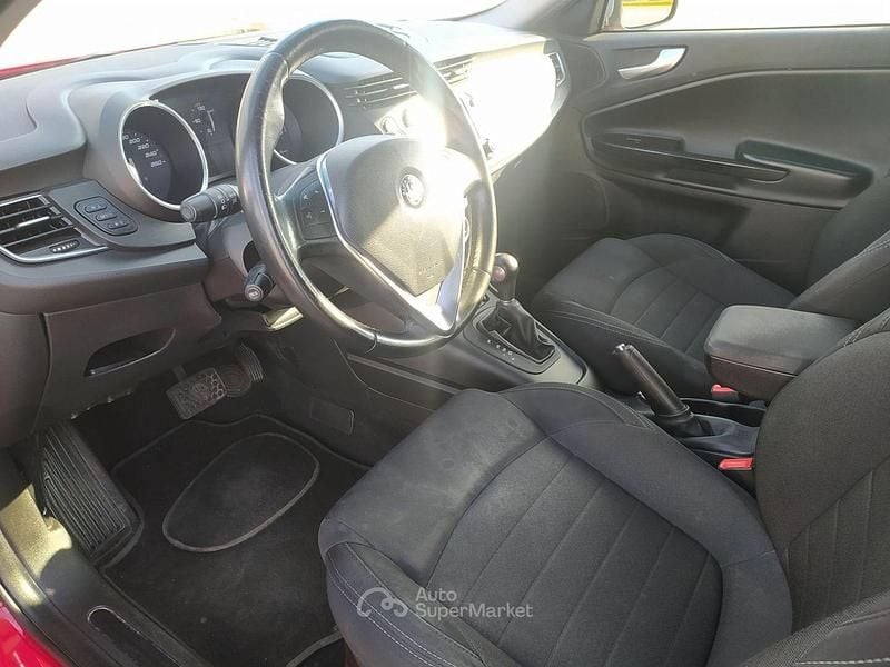 Usata Alfa Romeo Giulietta Super 120 CV (88 kW) 2016 Rosso Utilitaria