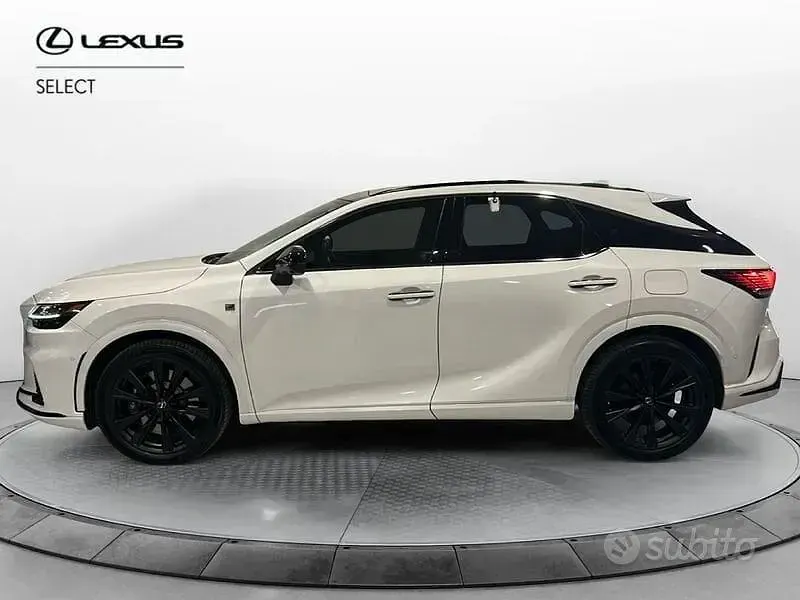 Usata Lexus RX500h Sport Line 371 CV (272 kW) 2024 Bianco SUV