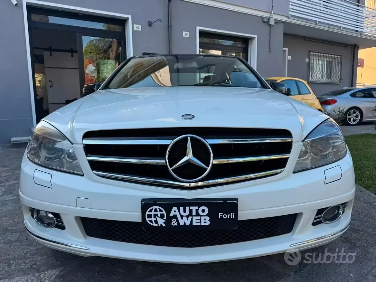 Usata Mercedes C220 Avantgarde 170 CV (125 kW) 2010 Bianco Berlina