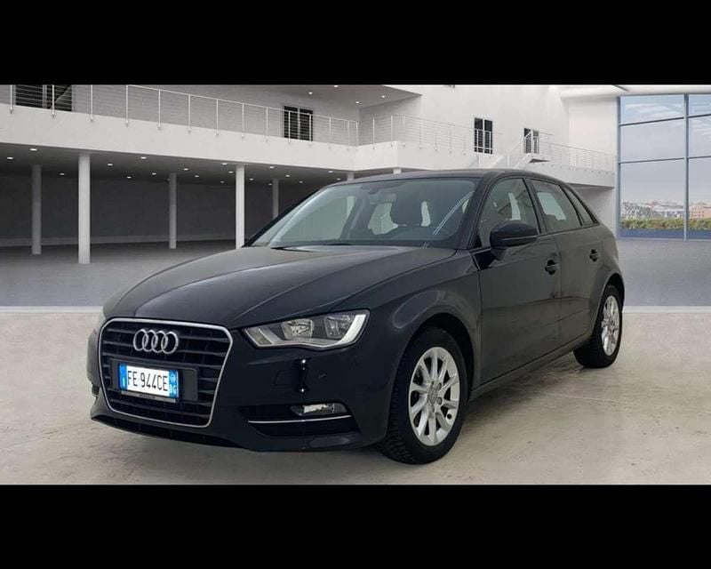 Nero metallizzato Usata 2016 Audi A3 Business Tre volumi | 9970 € (Super prezzo) - Immagine 1/4