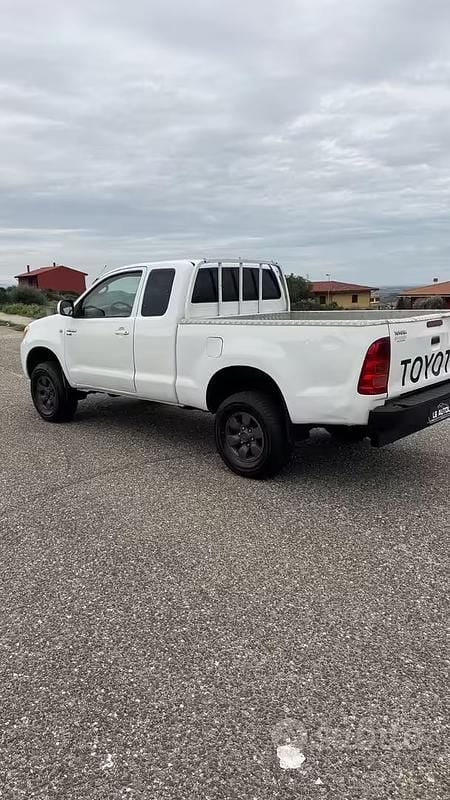 Usata Toyota HiLux 119 CV (87 kW) 2008 Bianco Pick-up