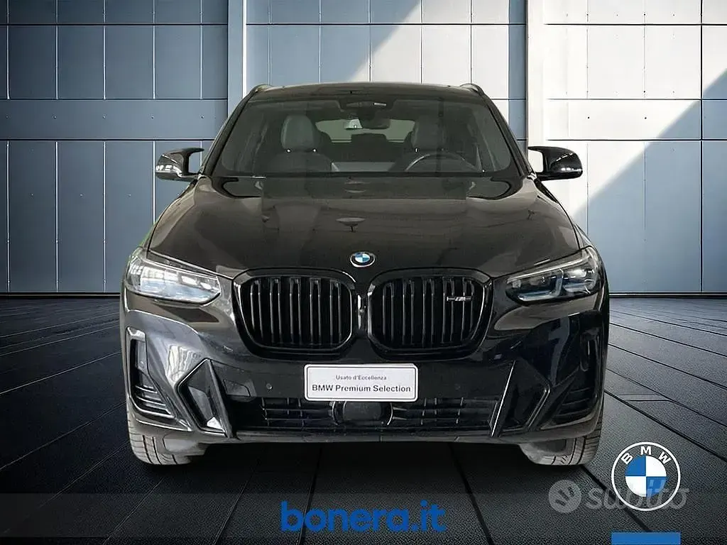 Usata BMW X4 Efficient Dynamics 340 CV (250 kW) 2024 Black sapphire metallizzato SUV