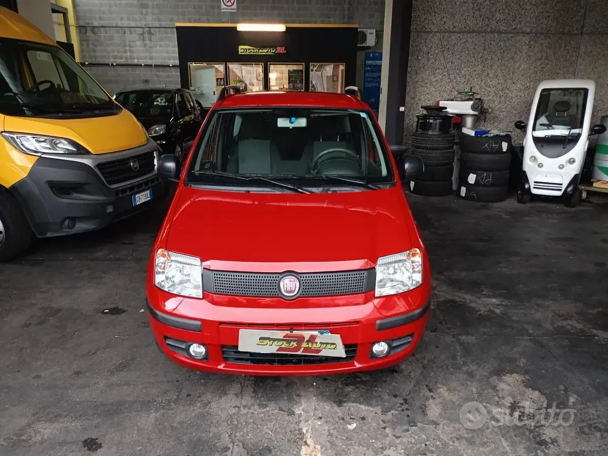 Usata Fiat Panda Dynamic 69 CV (50 kW) 2012 Rosso Utilitaria