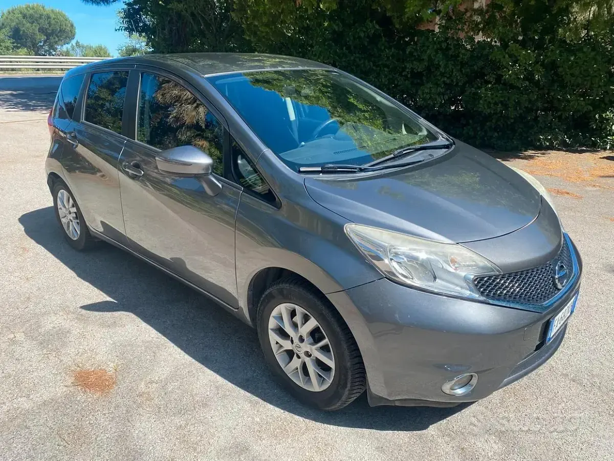 Usata Nissan Note Acenta 76 CV (55 kW) 2015 Grigio Utilitaria