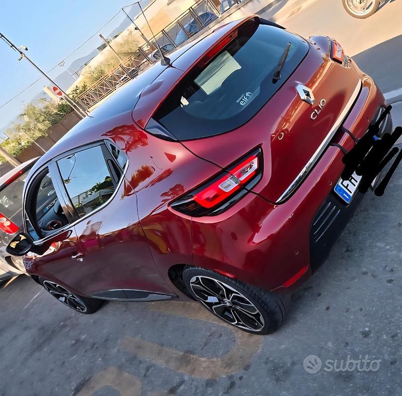 Rosso Usata 2017 Renault Clio IV Due volumi | 8000 € (Super prezzo) - Immagine 1/4
