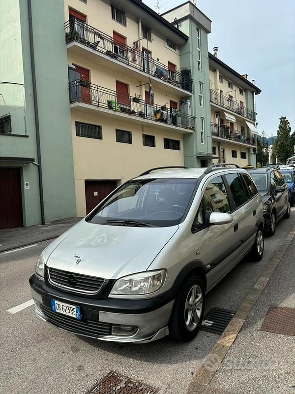 Usata 2002 Opel Zafira Elegance Monovolume | 2100 € (Buon prezzo) - Immagine 1/4