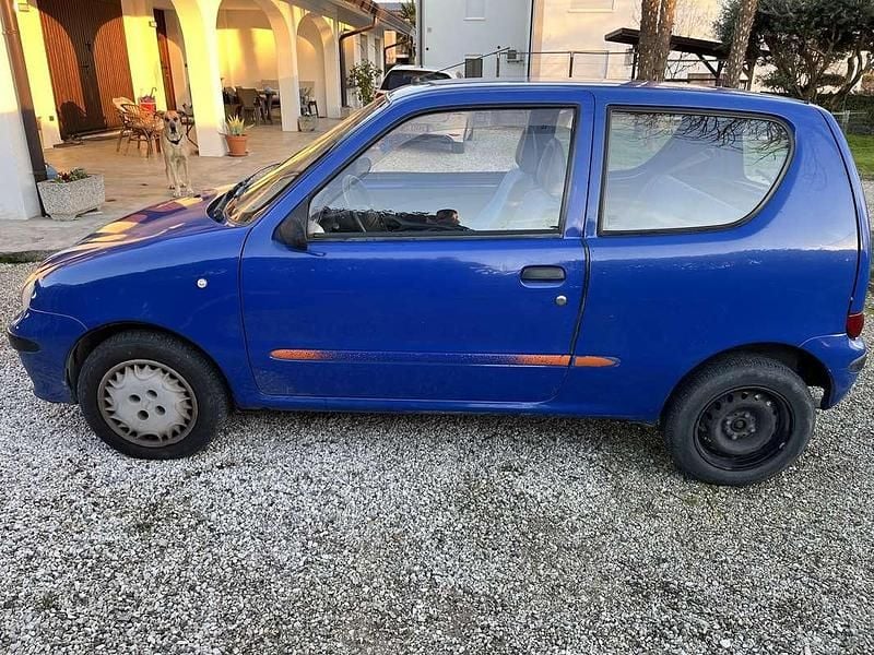 Usata Fiat 600 54 CV (39 kW) 2003 Blu/azzurro Berlina