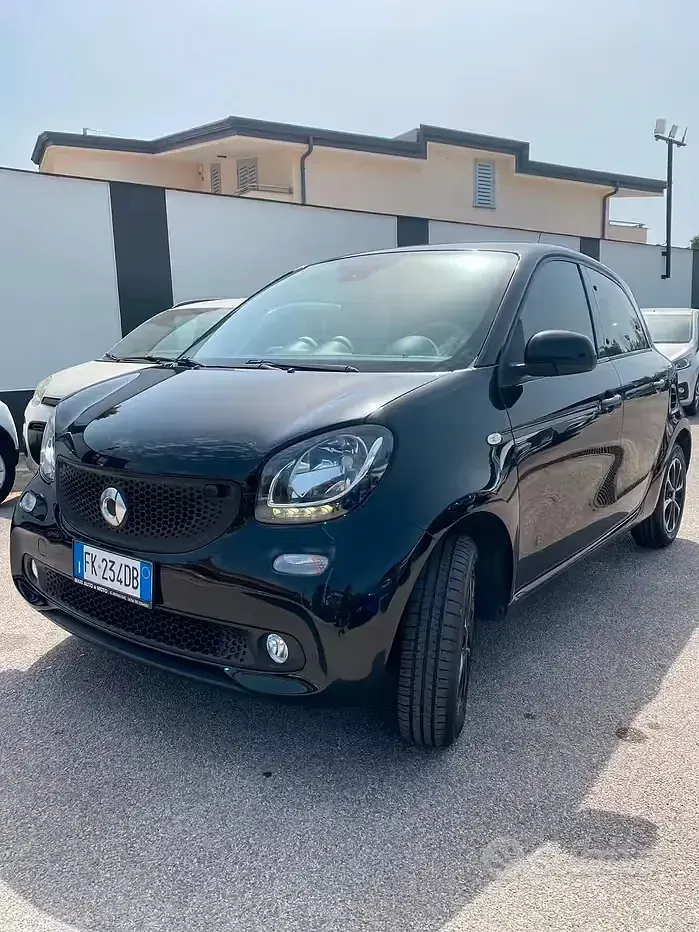 Usata Smart ForFour Passion 71 CV (52 kW) 2017 Nero Utilitaria