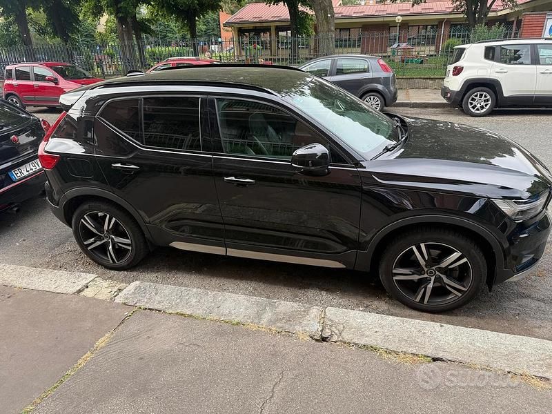 Usata Volvo XC40 R-Design 160 CV (117 kW) 2020 Nero SUV